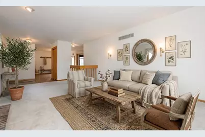 118  Harrogate Dr, Waukesha, WI 53188 - Photo 12