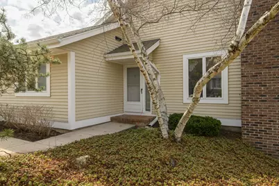 118  Harrogate Dr, Waukesha, WI 53188 - Photo 2