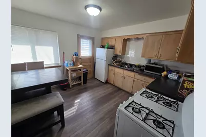 8239 W Oklahoma Ave, Milwaukee, WI 53219 - Photo 4