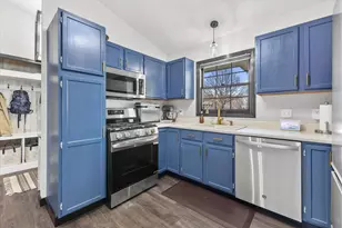 711 E Bridlewood Ln, Oak Creek, WI 53154 - Photo 6