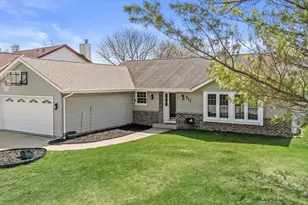 711 E Bridlewood Ln, Oak Creek, WI 53154 - Photo 50