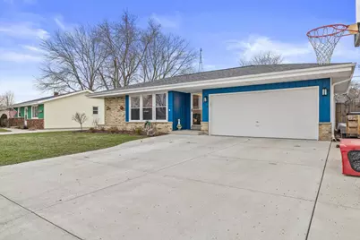 148  Echo Ln, Racine, WI 53406 - Photo 2