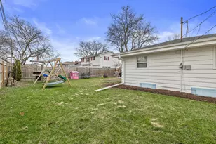 148 Echo Ln, Racine, WI 53406 - Photo 32