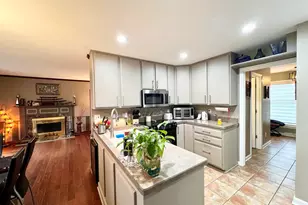 12558 N Woodland Dr, Mequon, WI 53092 - Photo 4