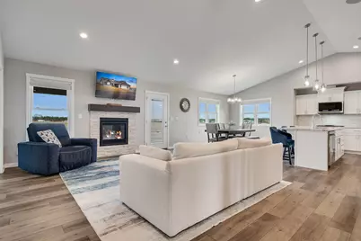 1721  Waxwing Ln, Holmen, WI 54636 - Photo 6