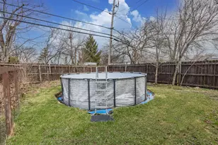 2242 W Carrington Ave, Oak Creek, WI 53154 - Photo 32