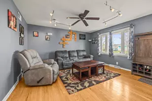 2242 W Carrington Ave, Oak Creek, WI 53154 - Photo 8