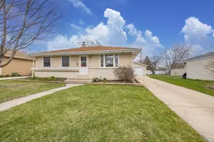 2242 W Carrington Ave, Oak Creek, WI 53154 - Photo 36