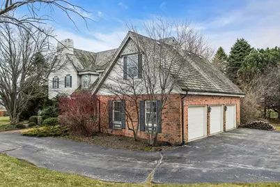 101  Lamplighter Ln, Racine, WI 53402 - Photo 4