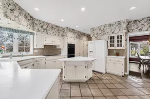 101 Lamplighter Ln, Racine, WI 53402 - Photo 12