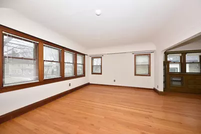 6633 W Lloyd St #35, Wauwatosa, WI 53213 - Photo 4