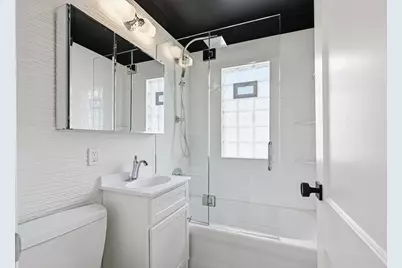 7031  St James St, Wauwatosa, WI 53213 - Photo 22