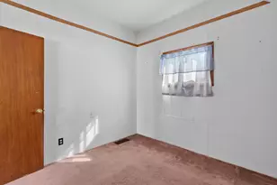 546 Sumner St, Genoa City, WI 53128 - Photo 14