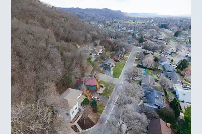 1705  Ohlsun Ct, La Crosse, WI 54601 - Photo 2