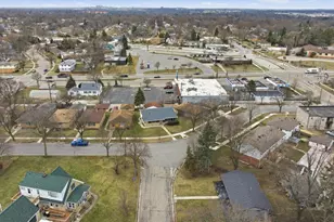 9837 W Sarasota Pl, Milwaukee, WI 53222 - Photo 32