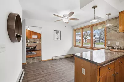 9837 W Sarasota Pl, Milwaukee, WI 53222 - Photo 10