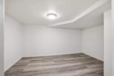 9837 W Sarasota Pl, Milwaukee, WI 53222 - Photo 26
