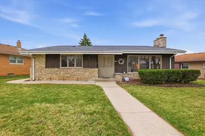 9837 W Sarasota Pl, Milwaukee, WI 53222 - Photo 1