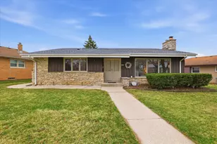 9837 W Sarasota Pl, Milwaukee, WI 53222 - Photo 1