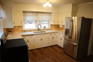 4155 N 110th St, Wauwatosa, WI 53222 - Photo 6