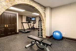 2006 E Lafayette Pl, Milwaukee, WI 53202 - Photo 34