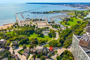 2006 E Lafayette Pl, Milwaukee, WI 53202 - Photo 4