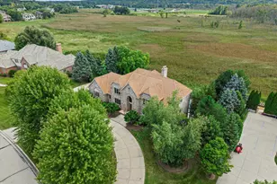 19475 Summerhill Ln, Brookfield, WI 53045 - Photo 6