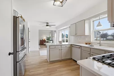 116 N Weiss Way, Saukville, WI 53080 - Photo 14