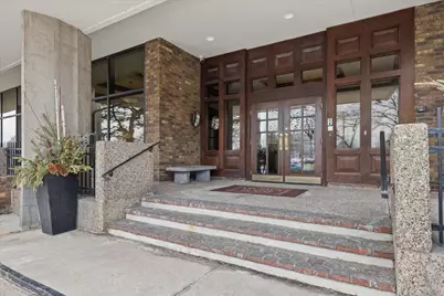 929 N Astor St #305, Milwaukee, WI 53202 - Photo 28