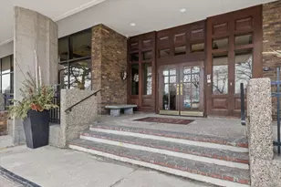 929 N Astor St, Milwaukee, WI 53202 - Photo 28