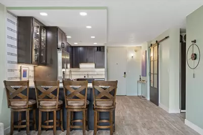 929 N Astor St #305, Milwaukee, WI 53202 - Photo 6