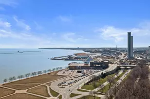 929 N Astor St, Milwaukee, WI 53202 - Photo 22