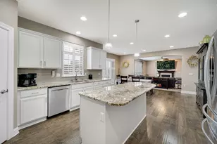 W236N7272 Meadow Ct, Sussex, WI 53089 - Photo 4