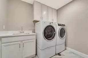 W236N7272 Meadow Ct, Sussex, WI 53089 - Photo 20