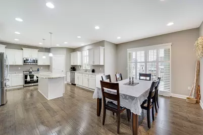 W236N7272  Meadow Ct, Sussex, WI 53089 - Photo 6