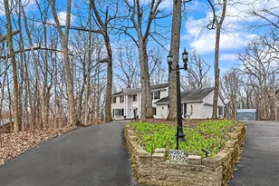 W267S7535 Olympia Ct, Vernon, WI 53189 - Photo 2