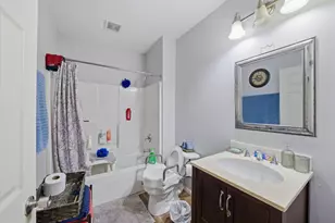 2338 N Dr William Finlayson St, Milwaukee, WI 53212 - Photo 14