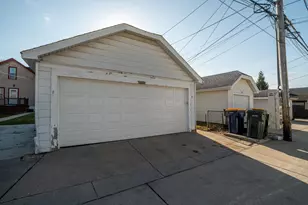 2213 S 72nd St, West Allis, WI 53219 - Photo 16