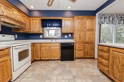 1442 N Lapham St, Oconomowoc, WI 53066 - Photo 10