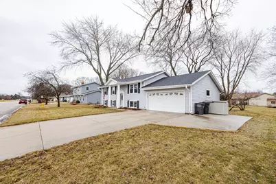 1442 N Lapham St, Oconomowoc, WI 53066 - Photo 4