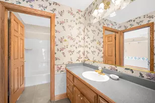 7570 S Cambridge Dr, Franklin, WI 53132 - Photo 34