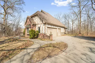 7570 S Cambridge Dr, Franklin, WI 53132 - Photo 2