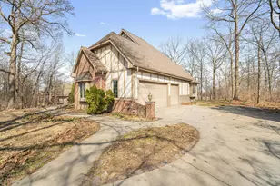 7570 S Cambridge Dr, Franklin, WI 53132 - Photo 2