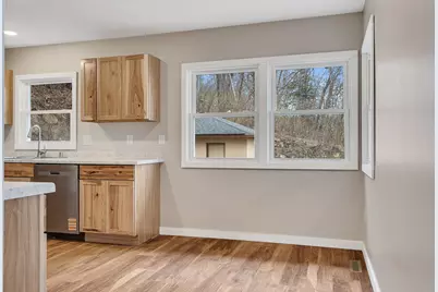 5601  Mormon Coulee Rd, La Crosse, WI 54601 - Photo 6