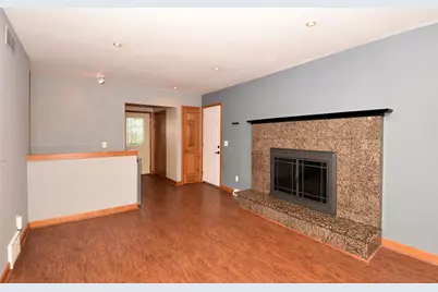 2821  Chancery Ln, Waukesha, WI 53188 - Photo 12