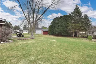 2821 Chancery Ln, Waukesha, WI 53188 - Photo 44