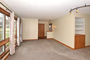 2821 Chancery Ln, Waukesha, WI 53188 - Photo 6