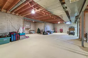 12685 W Barbary Ct, New Berlin, WI 53151 - Photo 34