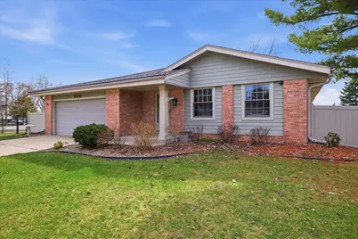 1170  Saratoga Pkwy, Oconomowoc, WI 53066 - Photo 2