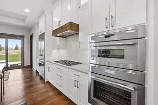 1636 Upland Ct, Hartland, WI 53029 - Photo 14